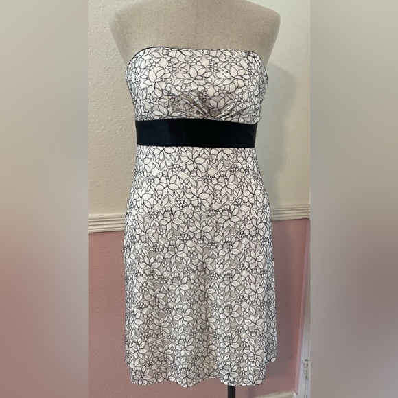 White House Black Market Dresses & Skirts - White House Black Market dress size 14